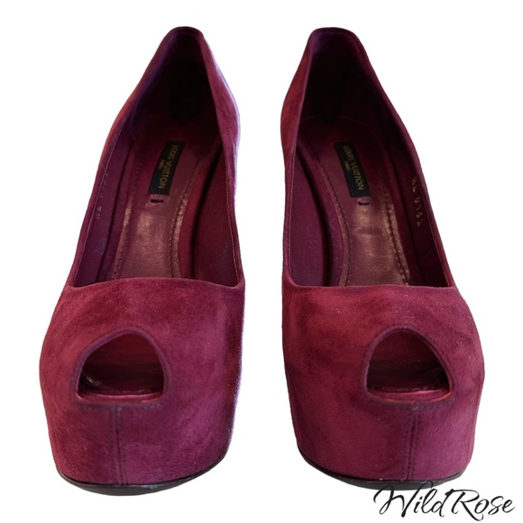 LOUIS VUITTON BURGUNDY SUEDE “OH REALLY” PEEP TOE LV PADLOCK GOLD HEEL PUMPS 36 - Picture 3 of 17